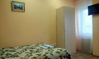 Гостиница Filin i Sova Mini Hotel Владивосток Двухместный номер с 1 двуспальной кроватью и дополнительной кроватью-10