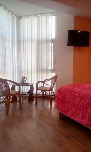 Гостиница Filin i Sova Mini Hotel Владивосток Двухместный номер с двуспальной кроватью-11