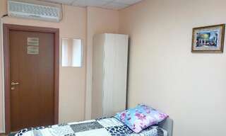 Гостиница Filin i Sova Mini Hotel Владивосток Кровать в общем номере с 2 кроватями-5